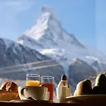 Mountain Paradise Hotell 3*