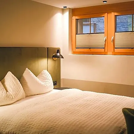 Mountain Paradise Hotel
