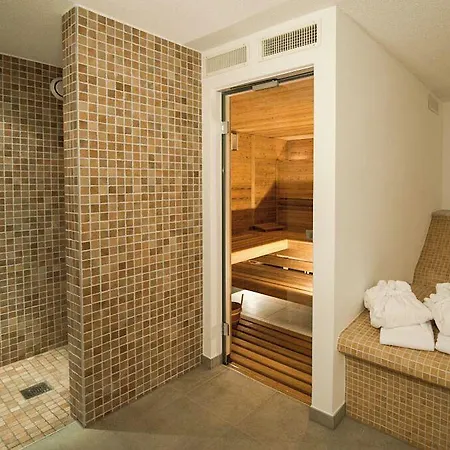 Mountain Paradise Hotell 3*