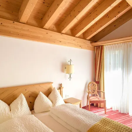 Mountain Paradise Hotell 3*