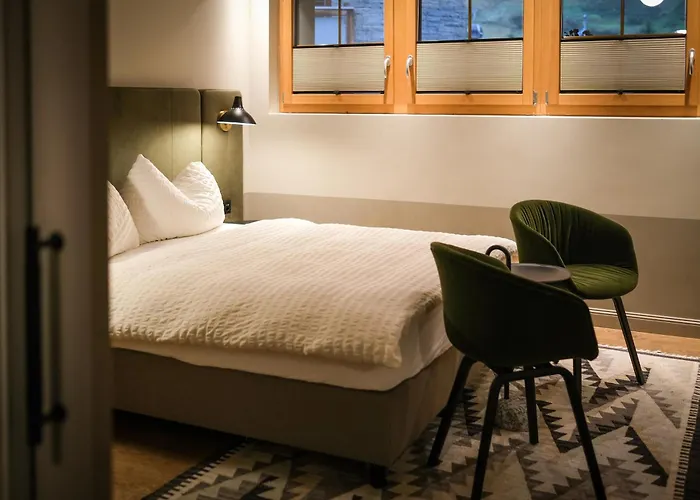 Mountain Paradise מלון 3*