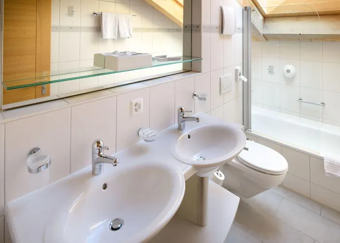 Mountain Paradise מלון 3*