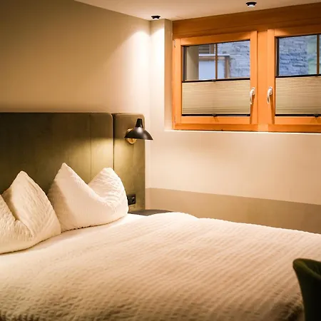 Mountain Paradise 3*